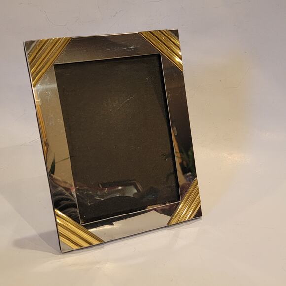 Silver Brass 5x7 Picture Frame – Polished Metal Tabletop Photo Holder - Picture 5 of 10